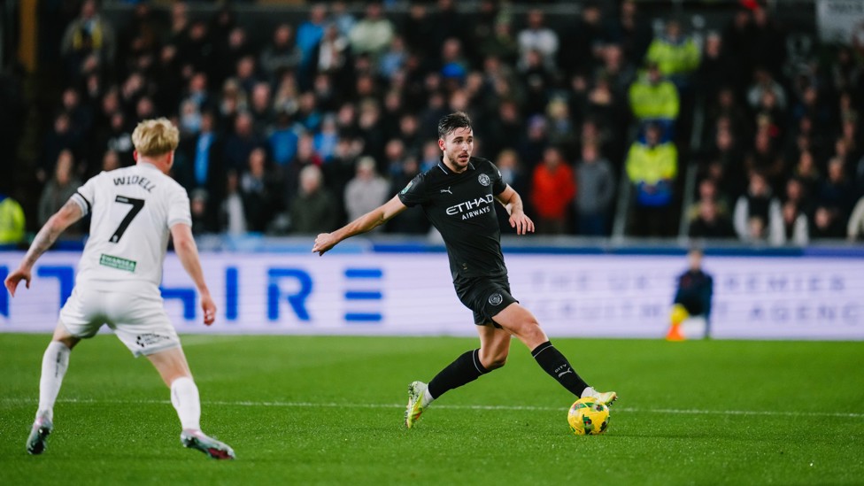 NEAT NICO : On the ball after Swansea's opener.