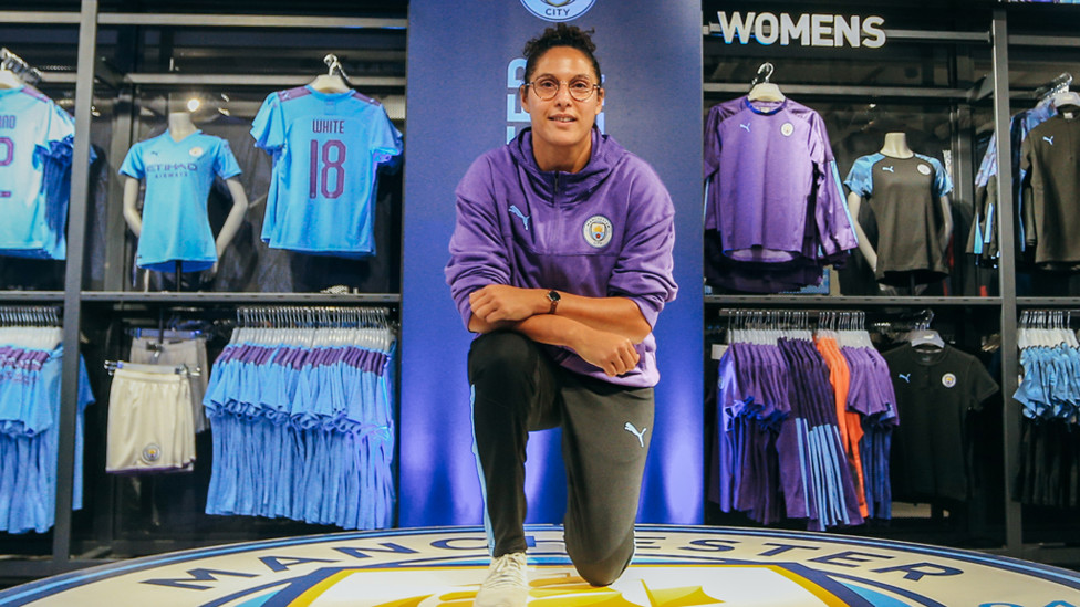 NEW BLUE : Shot-stopper Karima Benameur