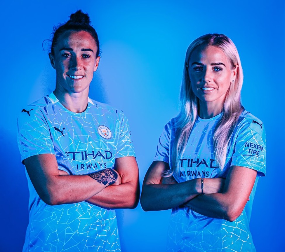 8 & 9 SEPTEMBER : Tim wanita kami menyambut dua wajah baru saat juara Liga Champions Lucy Bronze dan Alex Greenwood bergabung dari Lyon. 