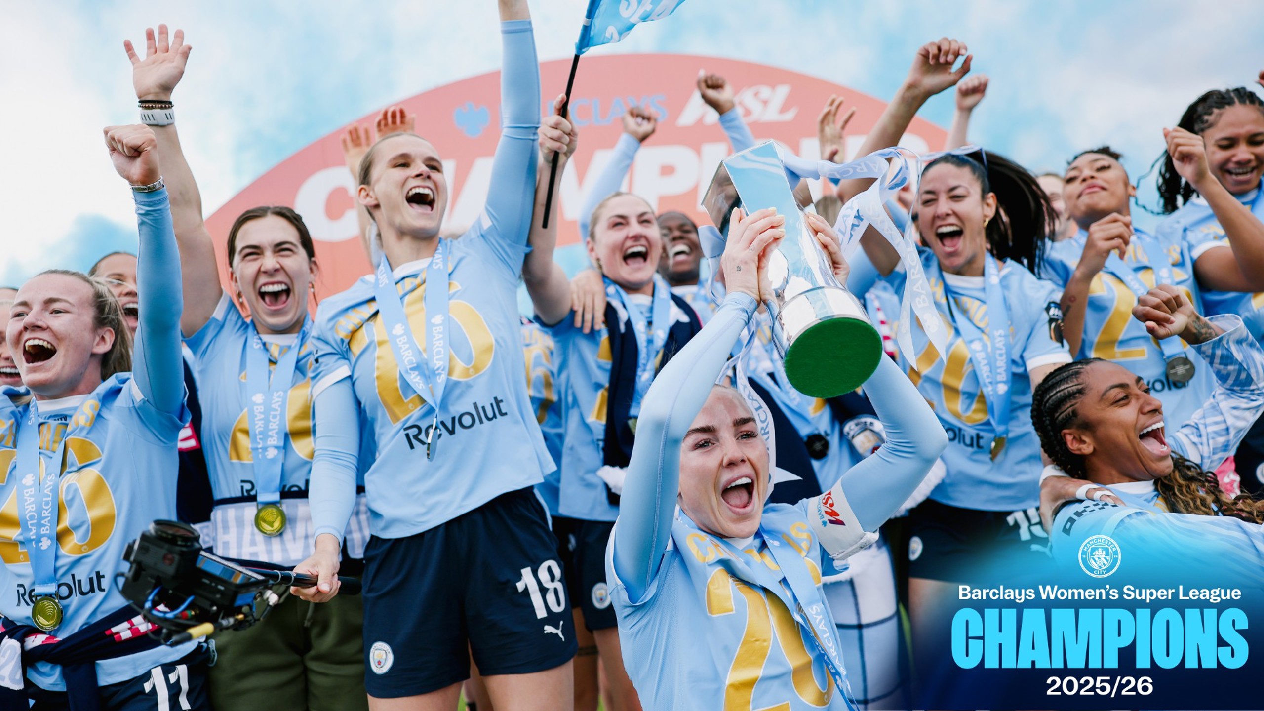 Gallery: City's WSL trophy lift!