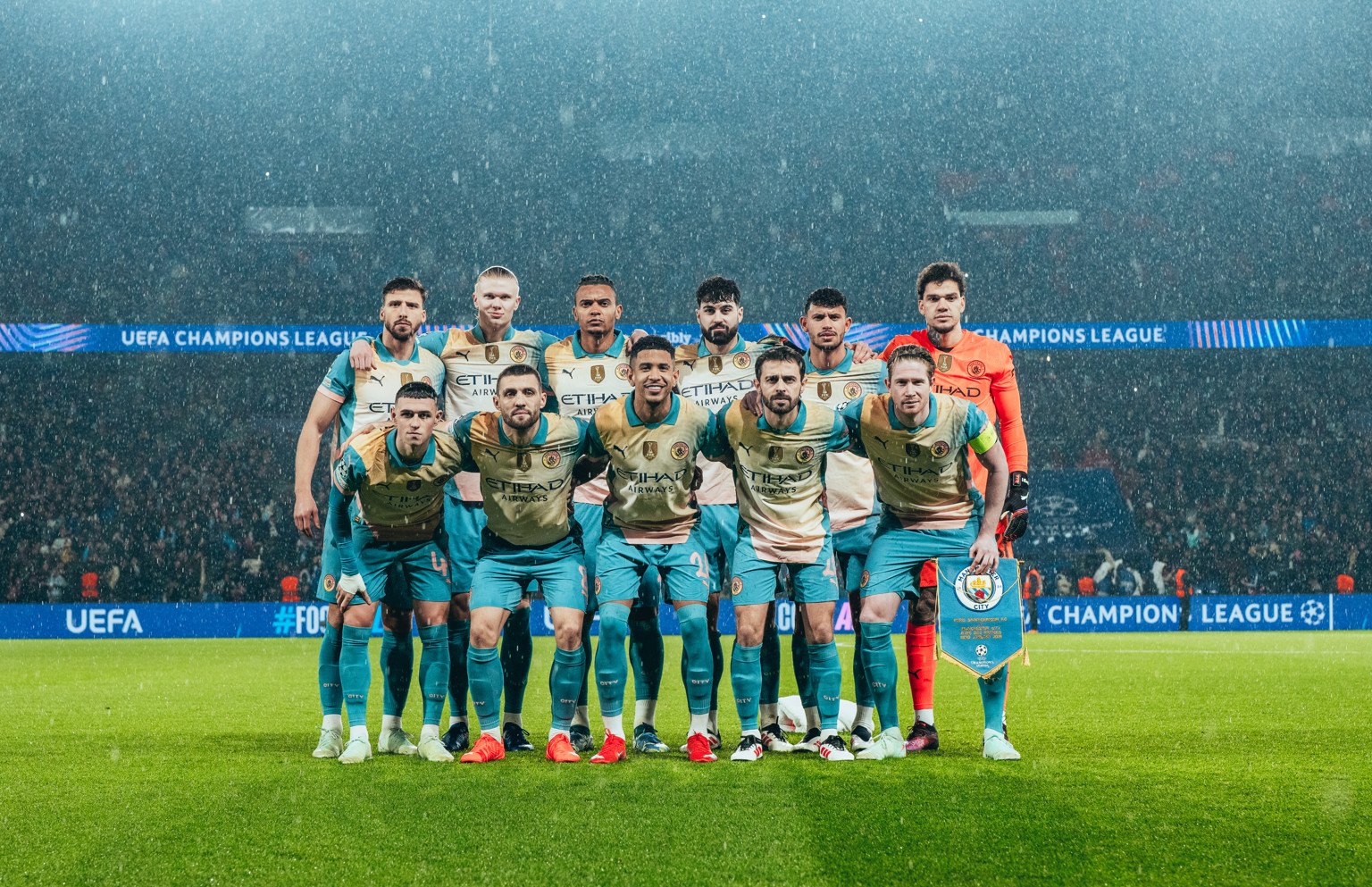 City perde por 4 a 2 para o PSG em Paris 