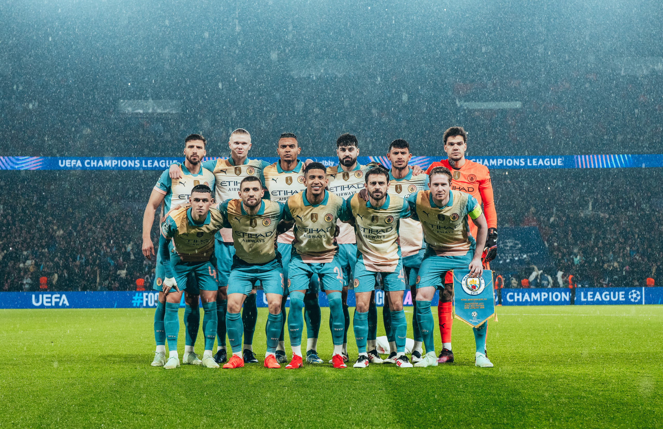 City perde por 4 a 2 para o PSG em Paris 