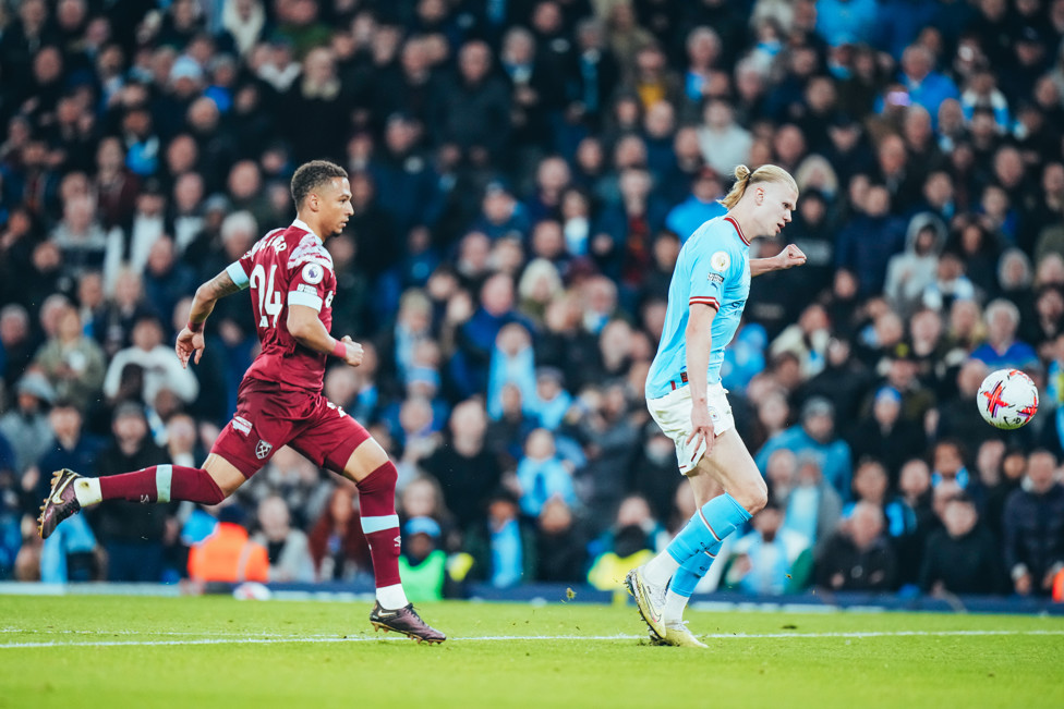 Haaland marca contra o West Ham!