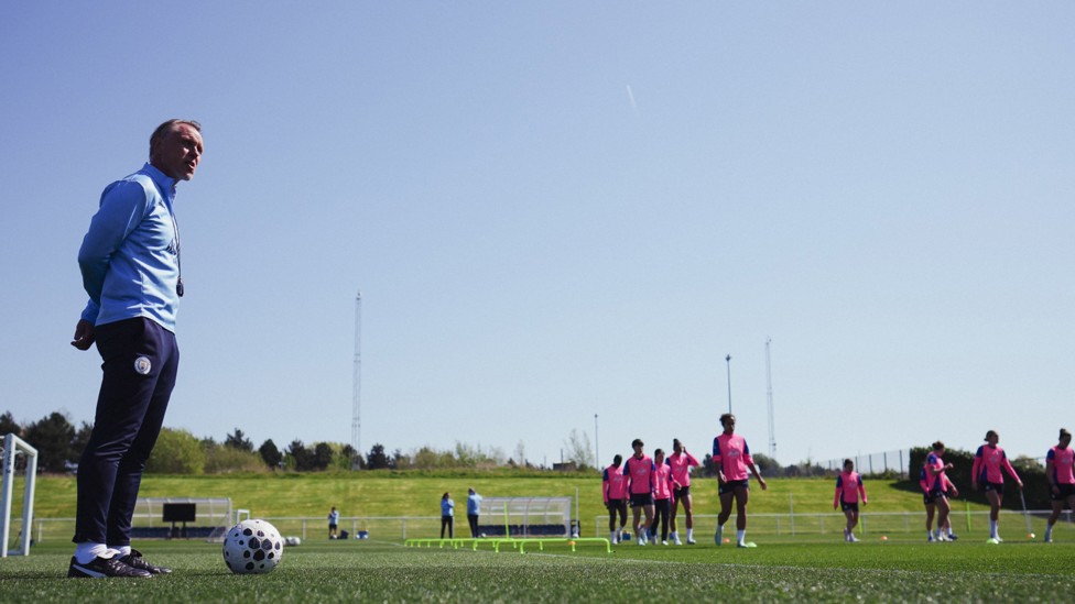 THE BOSS : Andrée Jeglertz watches on