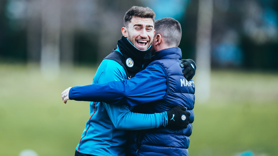 PELUKAN : Aymeric Laporte membagi kebahagiaan