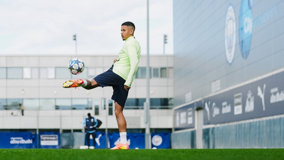BRAZILIAN BLEND: Savinho demonstrates his silky skills. 