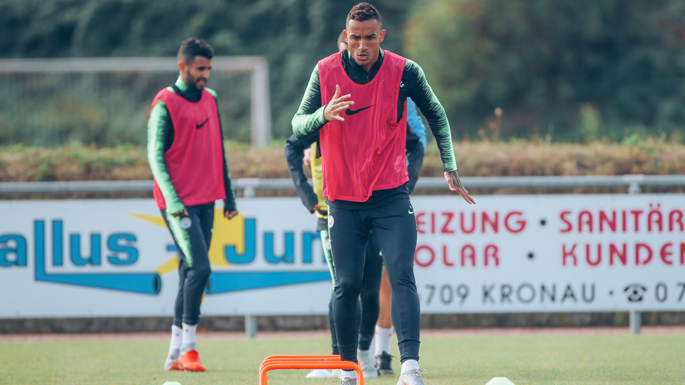 DANI-GO : The Brazilian full-back, on the move