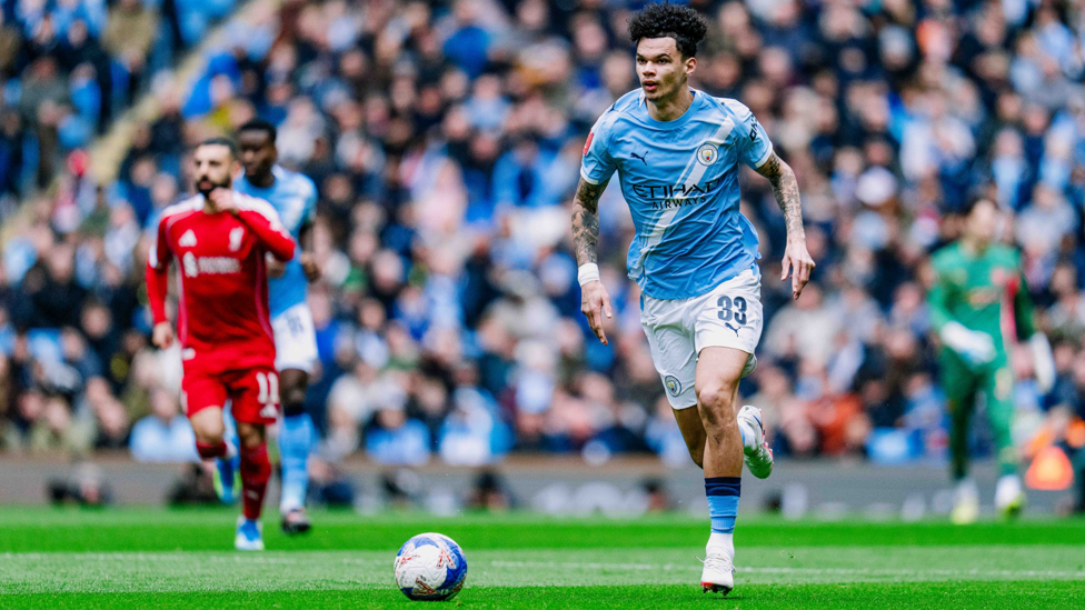 FLYING FULLBACK : O'Reilly gets forward.