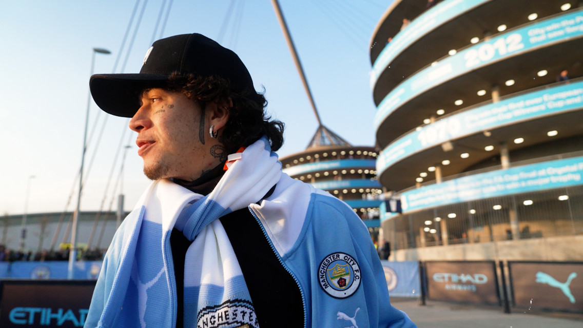 WHINDERSON NUNES FOI PÉ QUENTE PARA O CITY