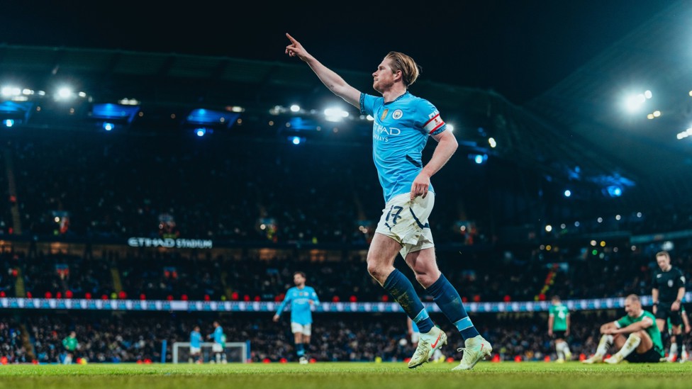 KING KEV  : De Bruyne adds our third and finishes the scoring. 