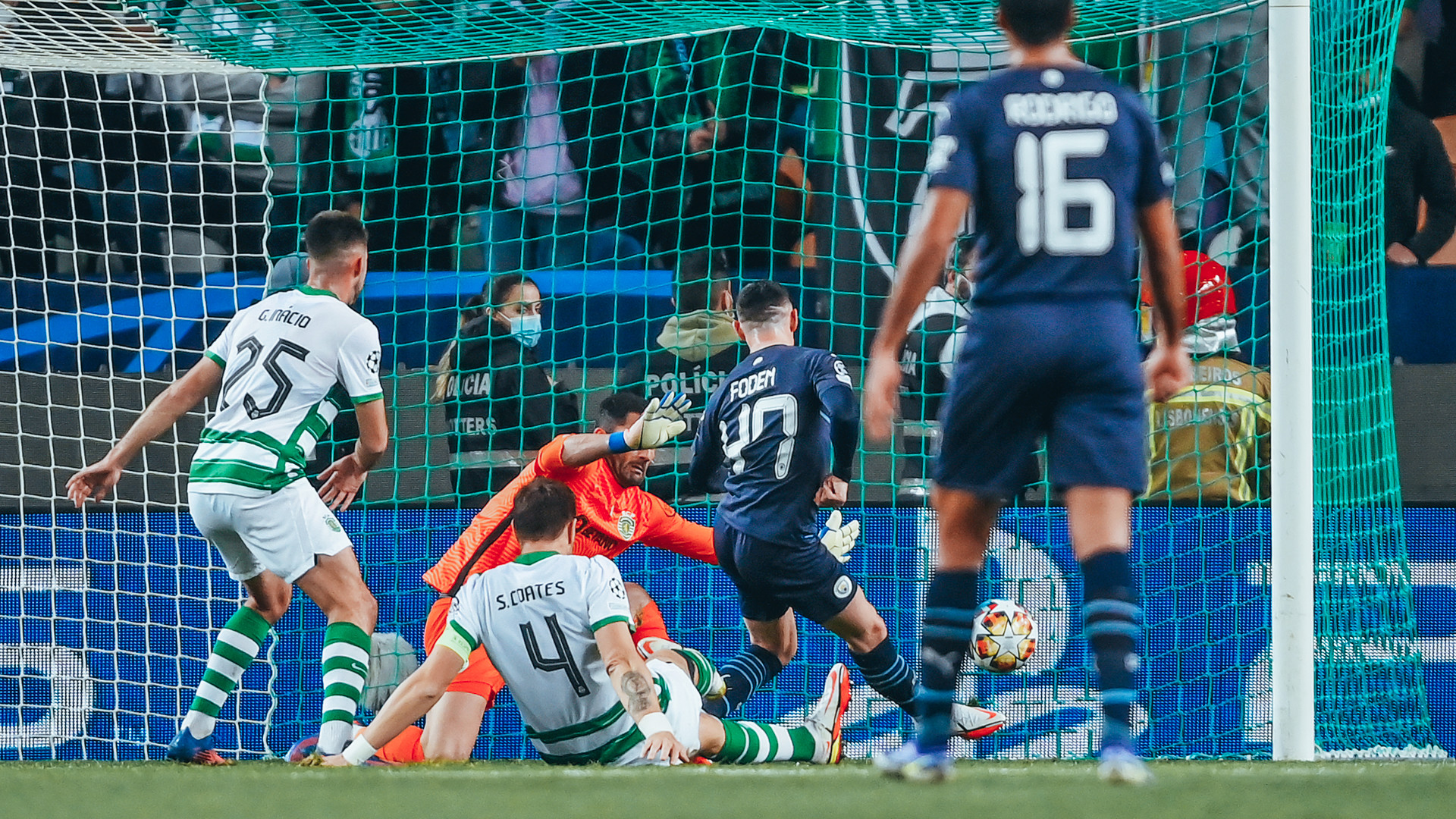 City faz jogo perfeito em Alvalade e goleia Sporting