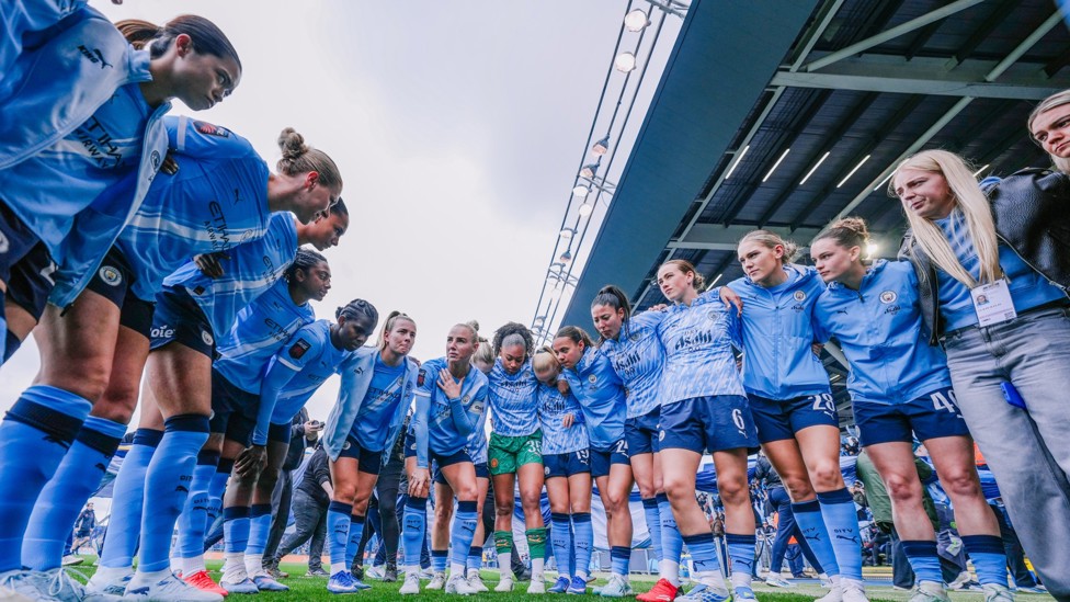 WORDS OF WISDOM : The pre-match team talk ahead of kick-off