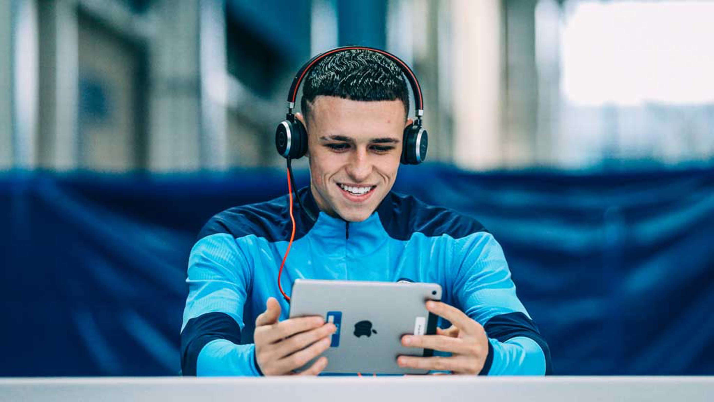 Gallery: Players spread festive cheer across Manchester