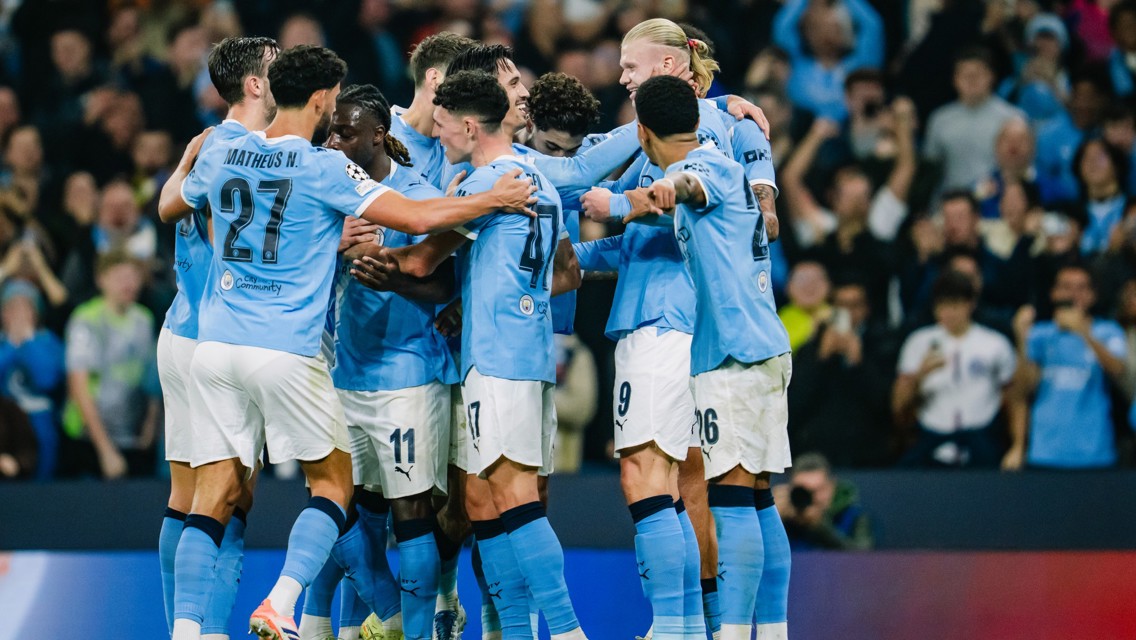 GROUP HUG: Squad goals!