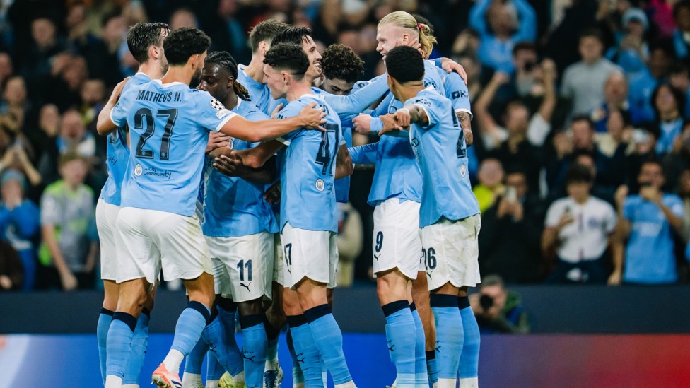 GROUP HUG : Squad goals!