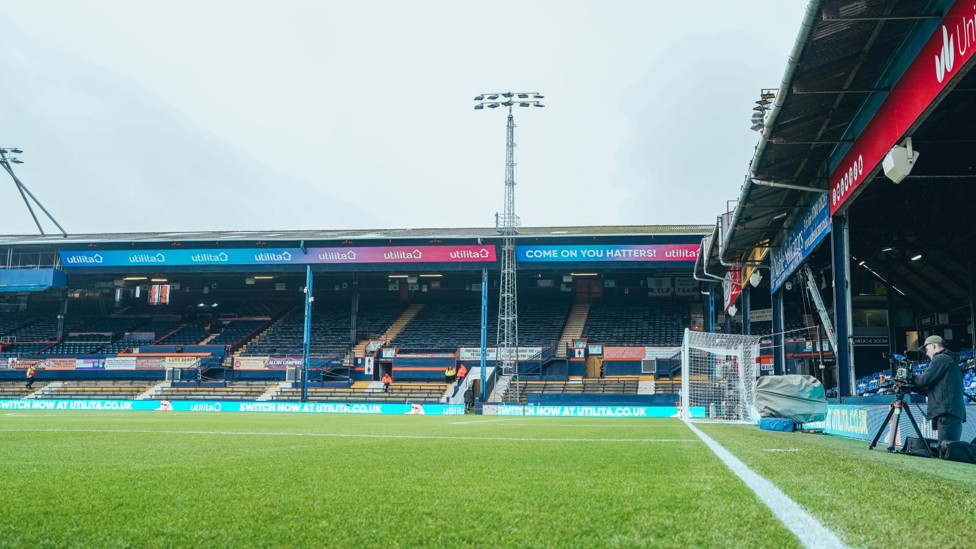 AWAY DAY : Kenilworth Road awaits...