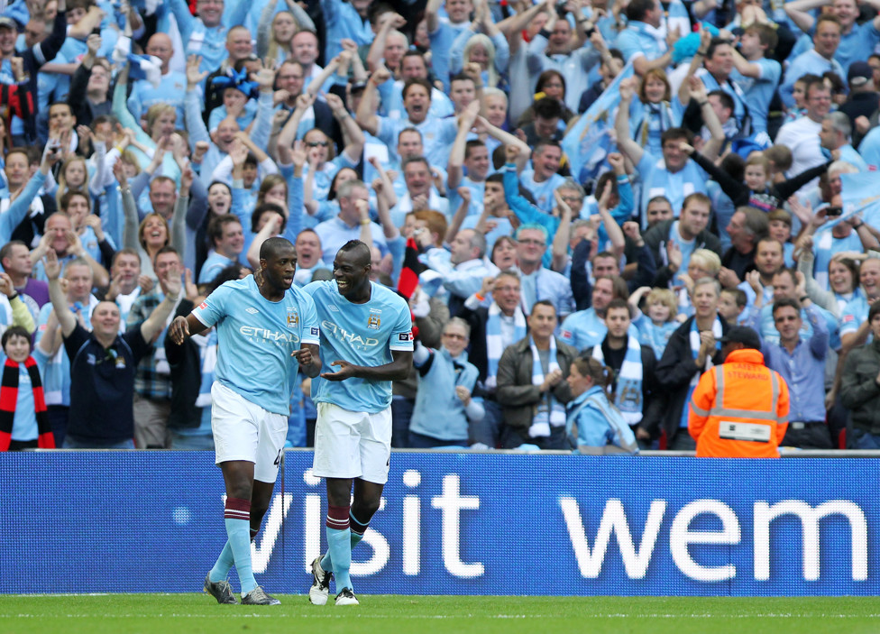 Yaya Touré comemora gol contra o Stoke City! 