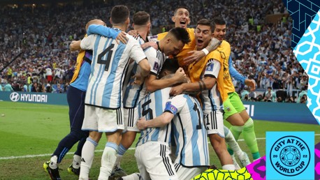 ألفاريز يساعد الأرجنتين في الفوز بكأس العالم