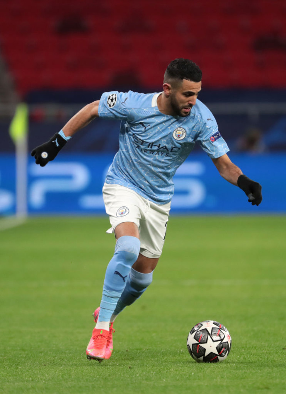MIDFIELD MAHRVEL: Riyad Mahrez on the move!