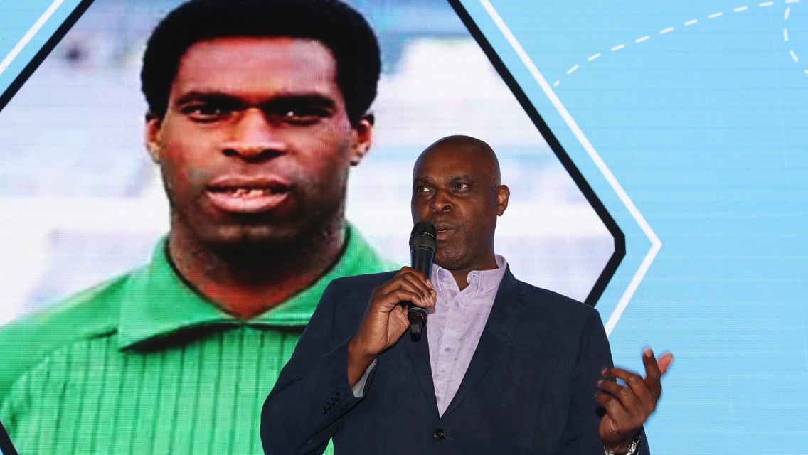 Join Alex Williams on our Walk with a Legend Tour