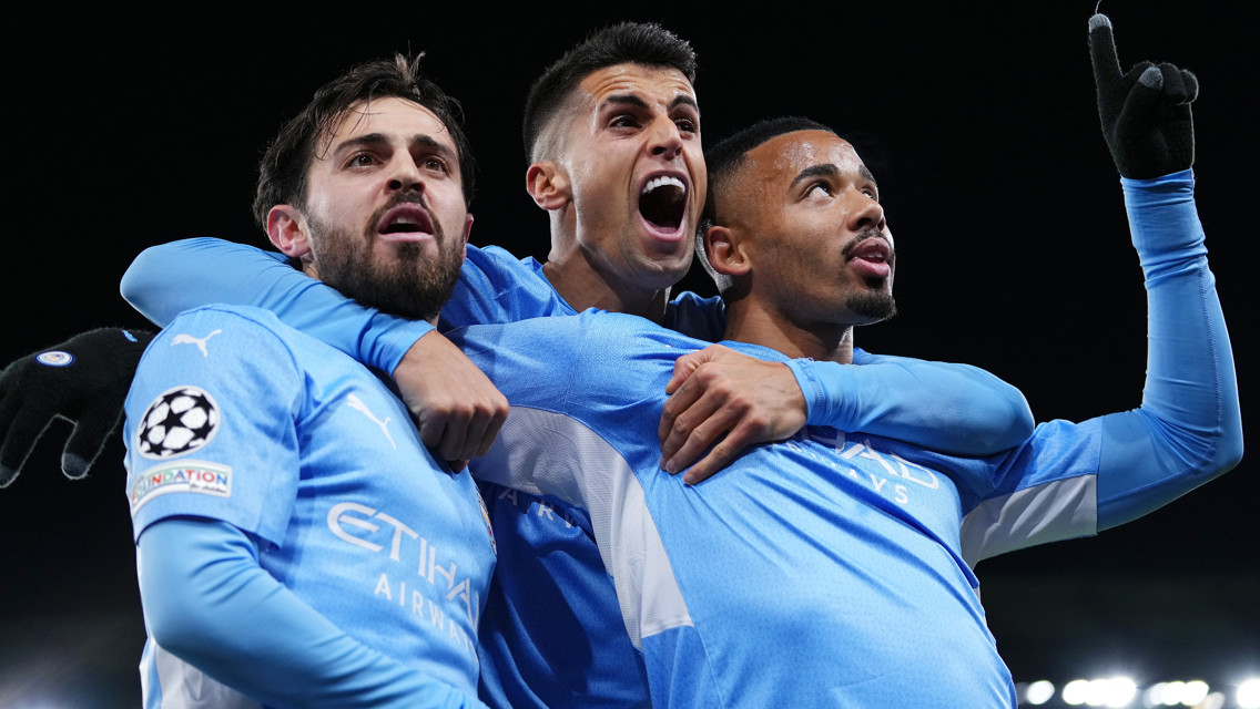 Bernardo e Cancelo nomeados ao prémio do mês da Premier League