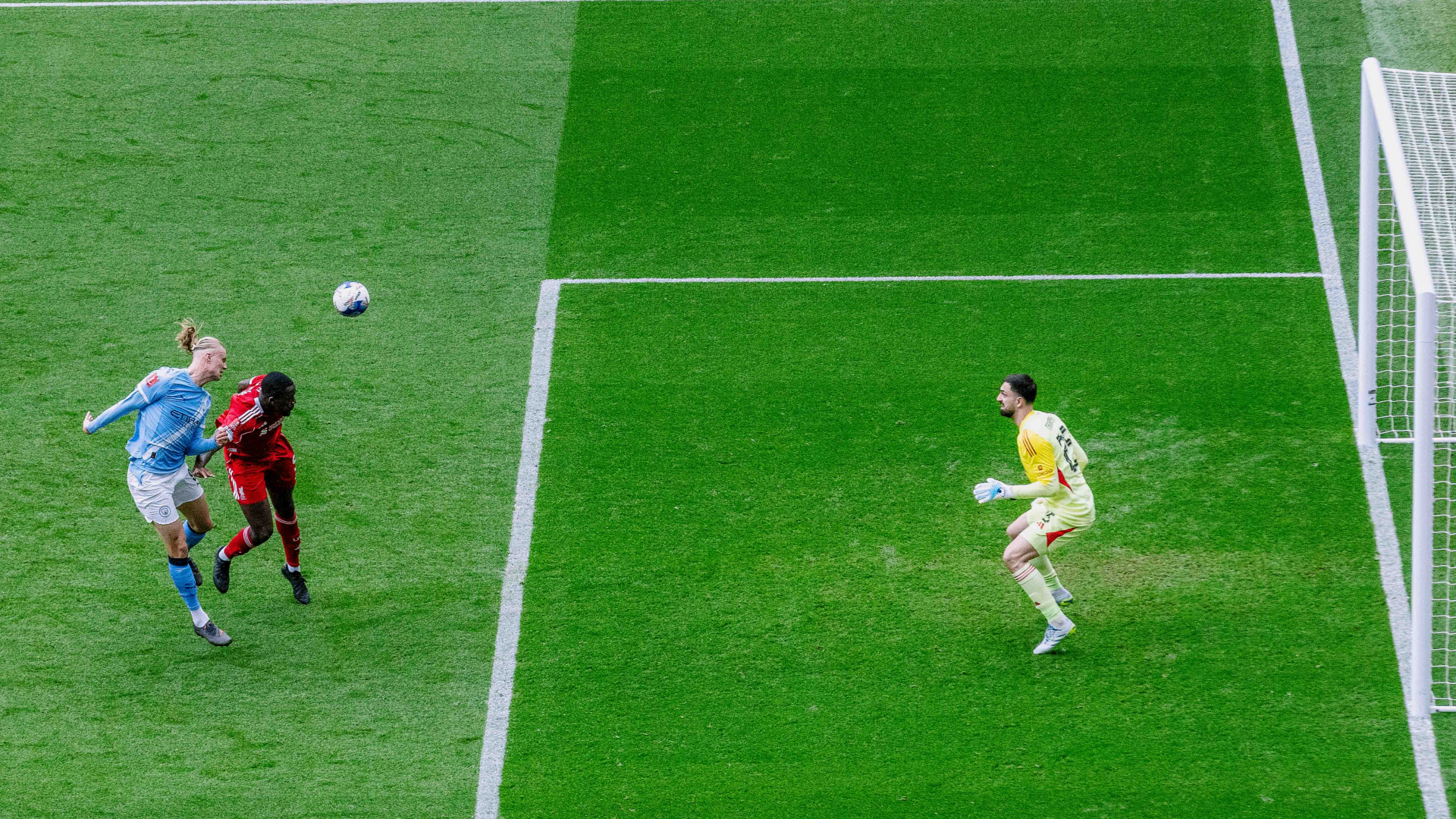 Erling Haaland cetak hattrick lawan Liverpool