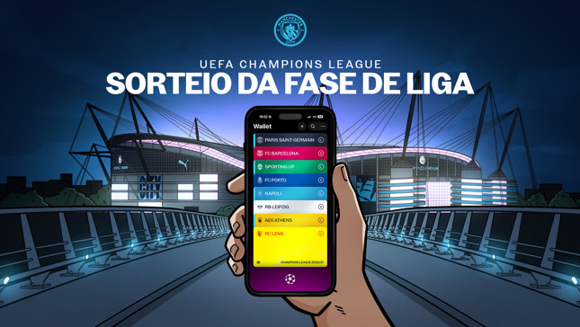 A hand holding a smartphone displaying a wallet app with UEFA Champions League team names. Background shows Etihad Stadium with Manchester City logo and Portuguese text 'Sorteio Da Fase De Liga'.