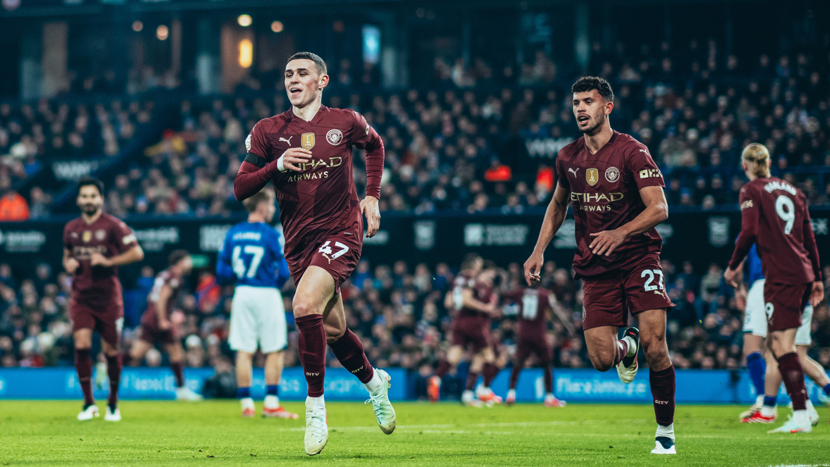 Savinho, Bernardo return as City make two changes