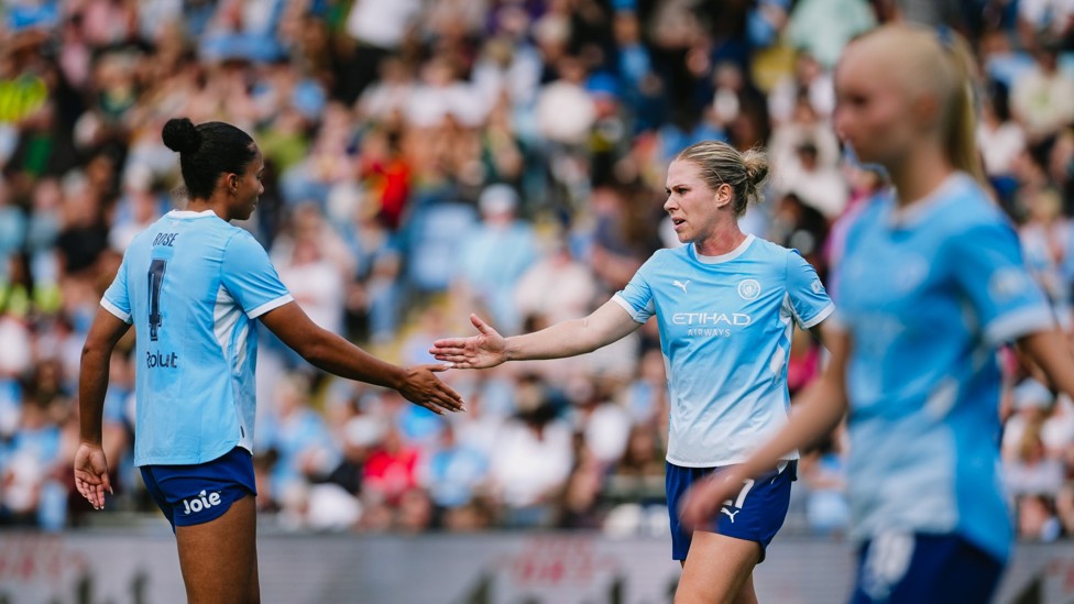 Teamwork : Jade Rose and Rebecca Knaak stood strong in defence
