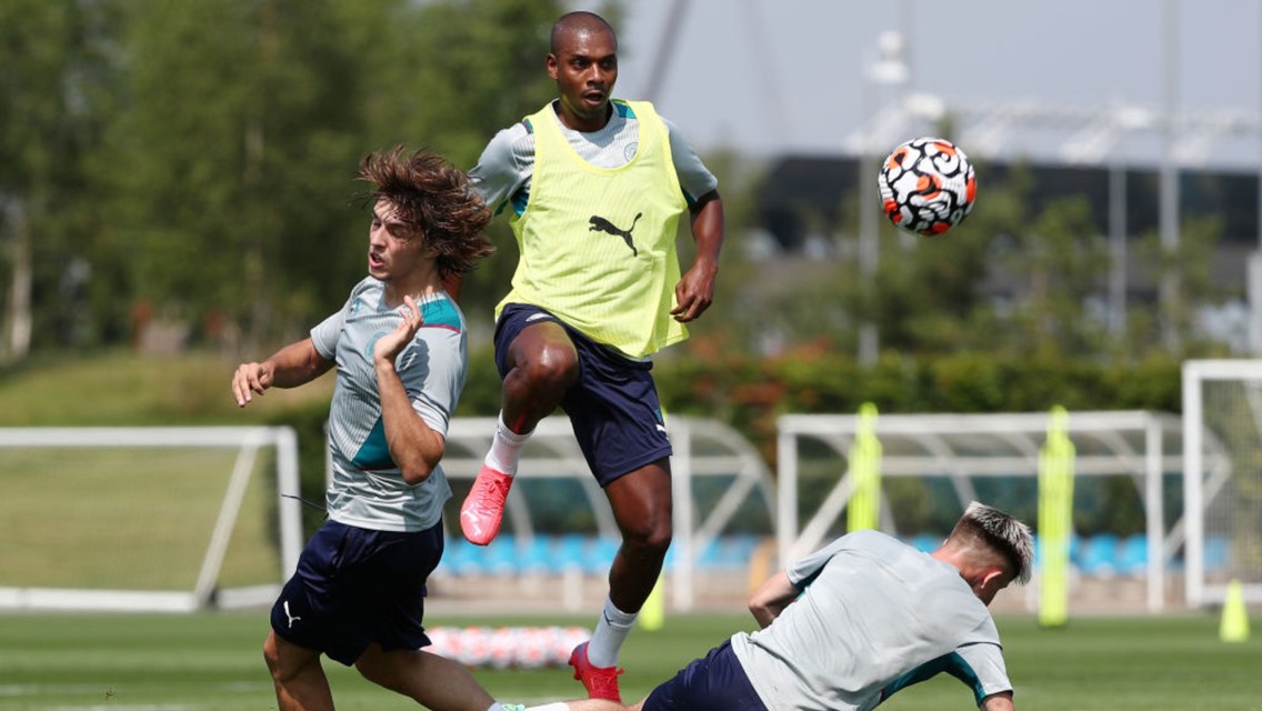 Fernandinho, Mahrez and Dias start against Preston
