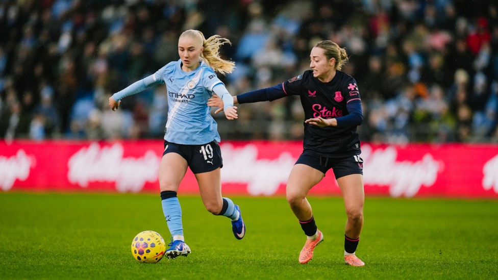 MIDFIELD MAESTRO : Laura Blindkilde Brown under pressure from Ornella Vignola