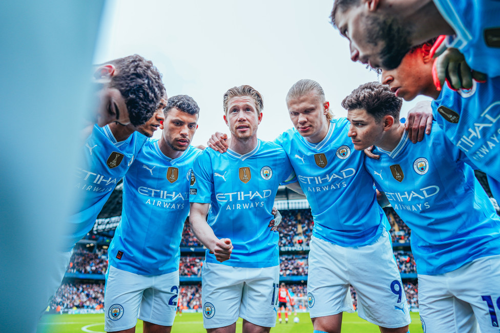 HUDDLE UP : Final rallying call...