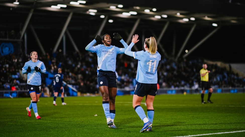 OPENER : Bunny Shaw celebrates with Lauren Hemp after giving us the lead