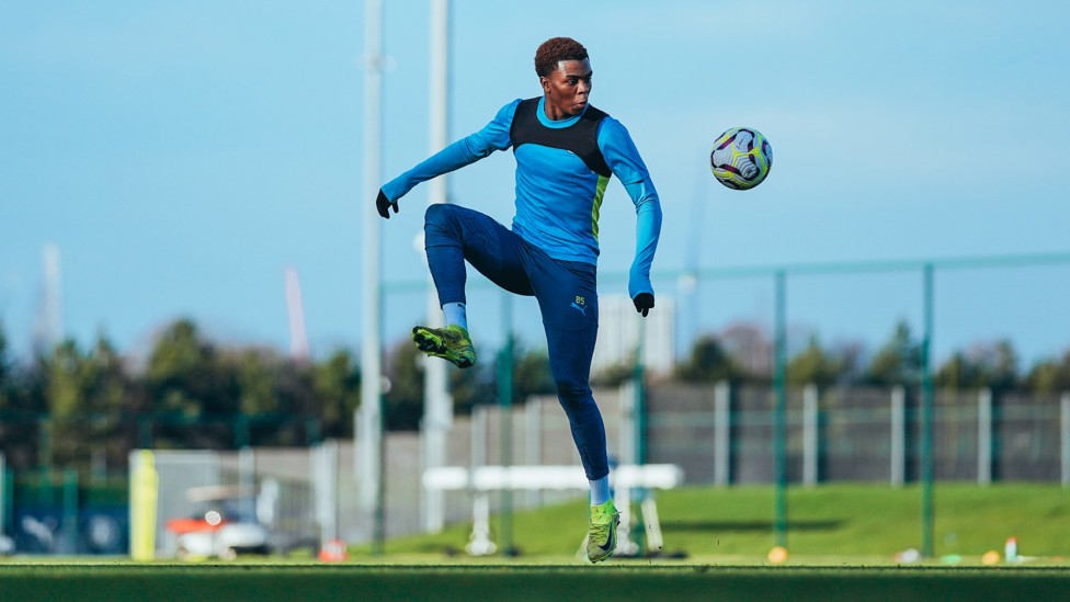 FOCUSED FARID : Alfa-Ruprecht looking graceful while controlling the ball. 