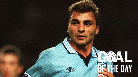 Goal of the Day: Kinkladze v Middlesbrough 