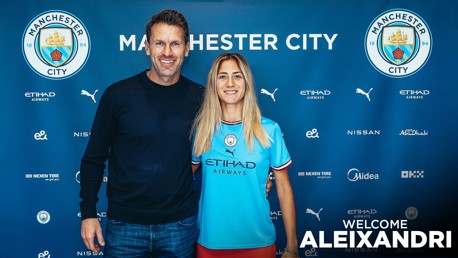 Gallery: Laia Aleixandri's signing day in pictures