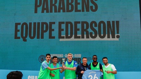 Torneio de futebol de areia da Torcida Oficial do City no Brasil abre evento do Trophy Tour 