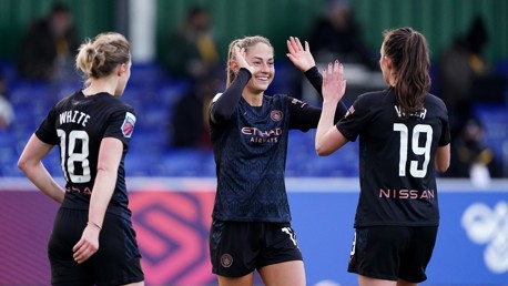 Weir stars as first-half treble sinks Toffees