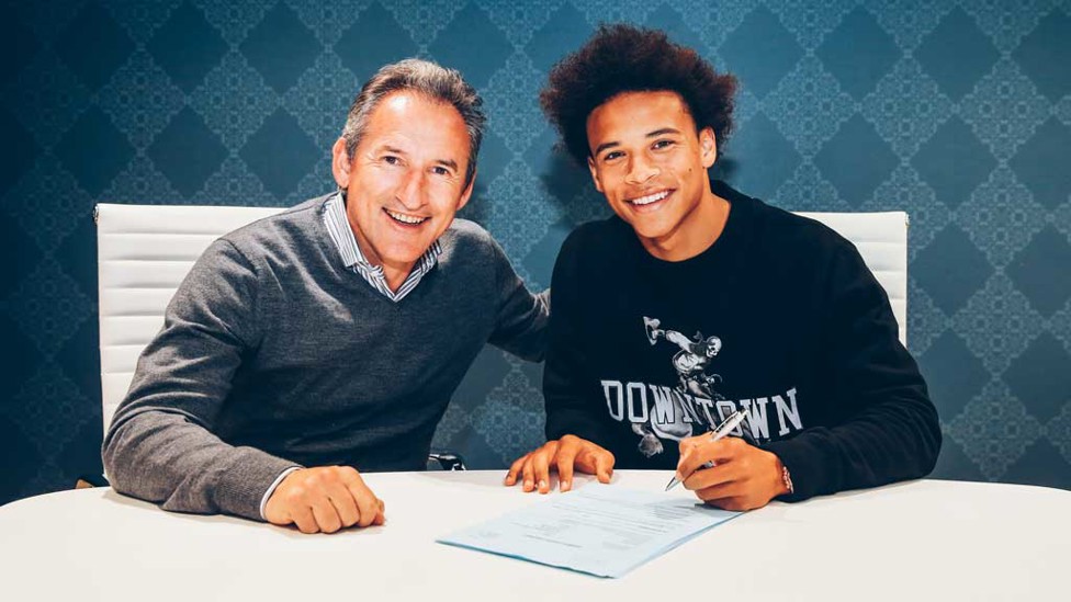 SENYUM BAHAGIA: Leroy Sane datang ke City disambut oleh Direktur Olahraga Txiki Begiristain