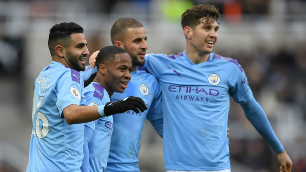 Sterling abriu a contagem do jogo