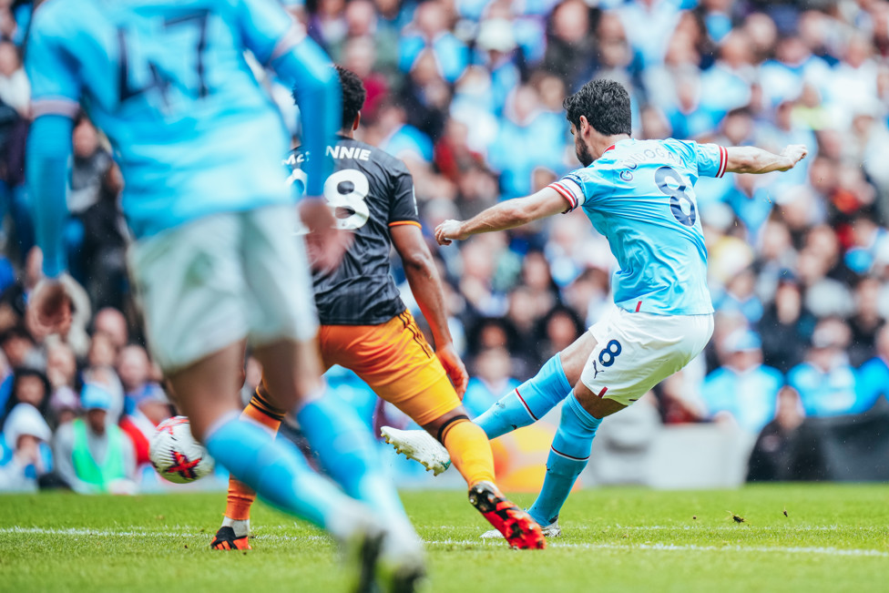 Gundogan em ação contra o Leeds.