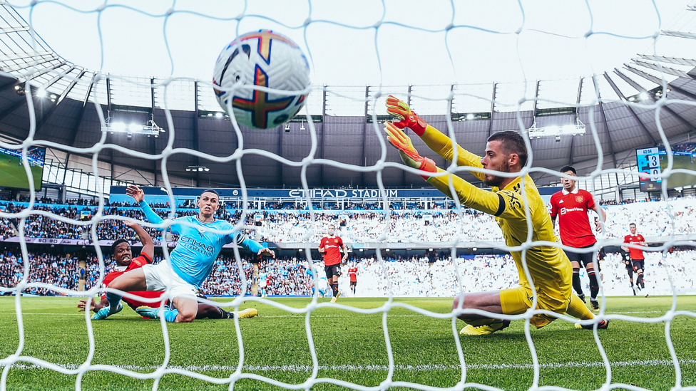 FOURDEN : Phil grabs his second of the game and 50th for City.