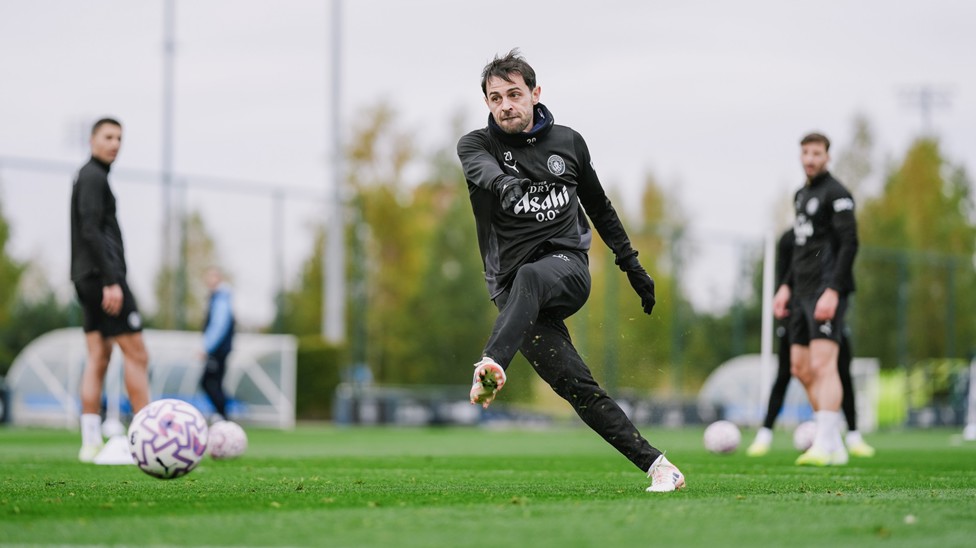 Bernardo:! : The skipper takes swing!