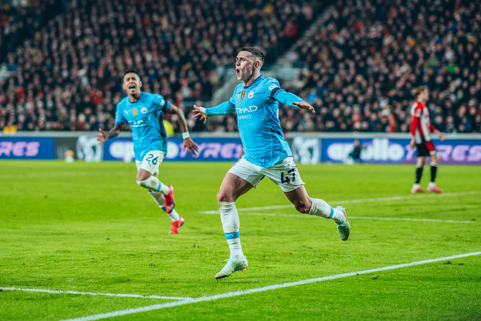 Foden comemora o gol que abriu o placar em Londres! 