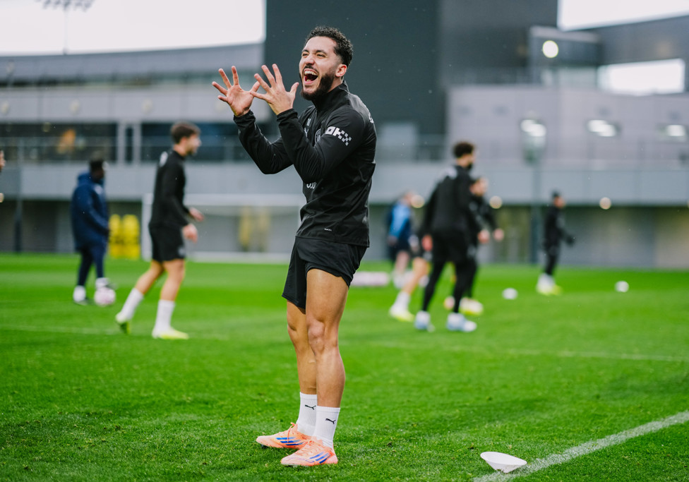 10 : Rayan Cherki enjoying the session. 