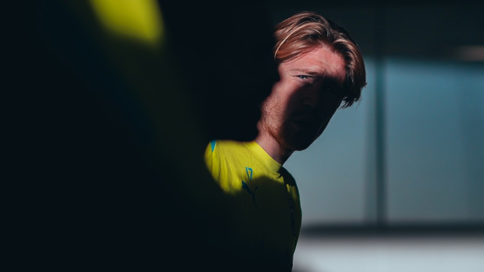 DAZZLING DE BRUYNE : KDB caught in the surprising Manchester sun. 