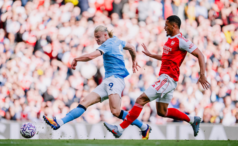 Haaland abre o placar diante do Arsenal! 