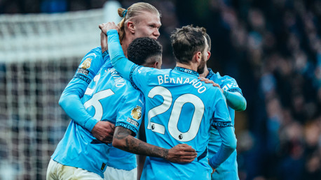 GROUP HUG: Squad goals!