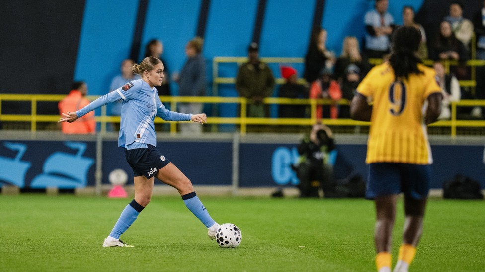 YOUNG GUN : Gracie Prior in possession