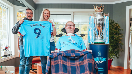 Trophy Tour: Dickov’s surprise visit to Norwegian City supporter with ALS